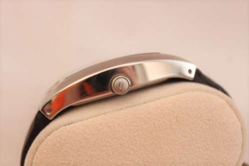 A stunning modern Diesel "Only the Brave" gents stainless steel watch with a brown leather strap