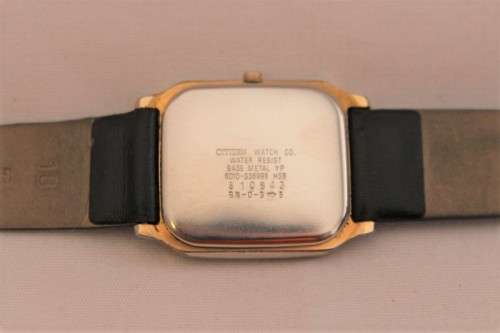 An awesome vintage classic Citizen gold plated gents quartz dress watch with a date window