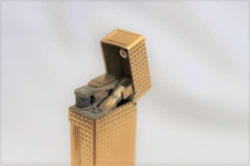 An awesome vintage (c1980's) gold plated textured original Colibri of London lighter