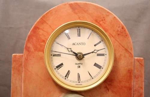 A beautiful vintage "Acanto" Fanal Spanish marble battery operated table clock, working.