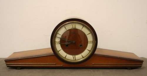 A beautiful, stylish vintage German made "Baduf" wind up mantle clock. Working.