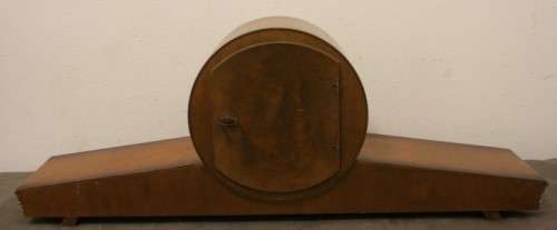 A beautiful, stylish vintage German made "Baduf" wind up mantle clock. Working.