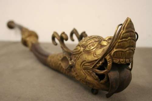An amazing antique Buddhist Tibetan Dbang Dang dragon head ceremonial prayer horn.