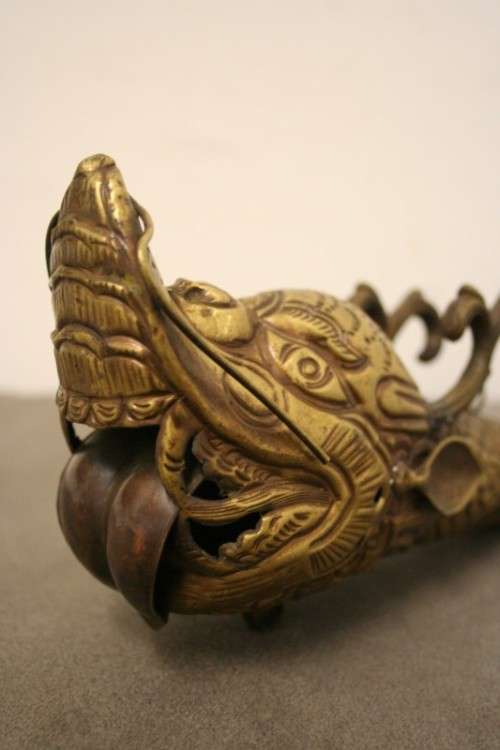 An amazing antique Buddhist Tibetan Dbang Dang dragon head ceremonial prayer horn.