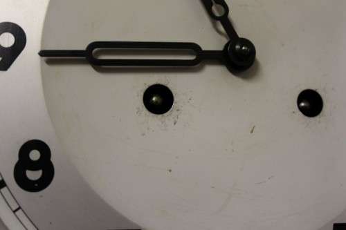 A gorgeous, stylish vintage wall hanging "Kienzle" wind up pendulum clock. Working.