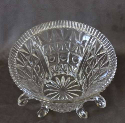 An exquisite classic designed footed crystal champagne/ wine cooler ice bucket.