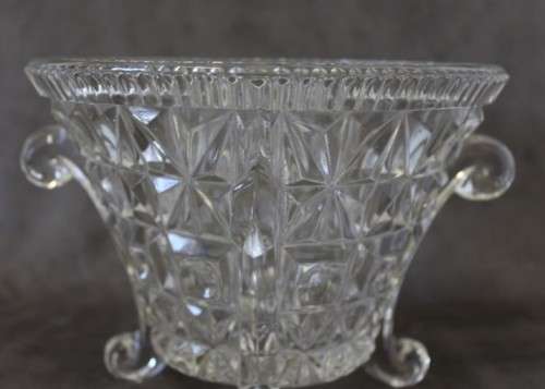 An exquisite classic designed footed crystal champagne/ wine cooler ice bucket.