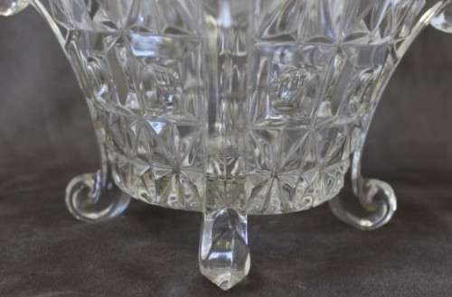 An exquisite classic designed footed crystal champagne/ wine cooler ice bucket.