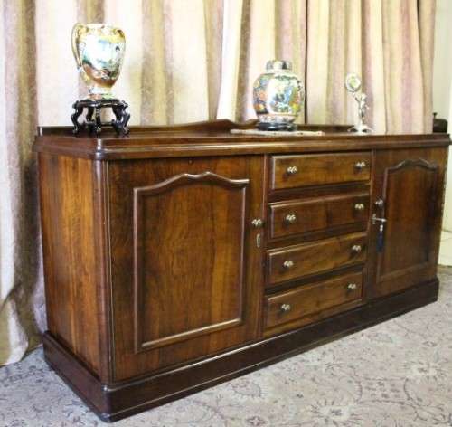 A fabulous vintage Imbuia buffet/ side server with classic lines, four drawers and side cupboards!!