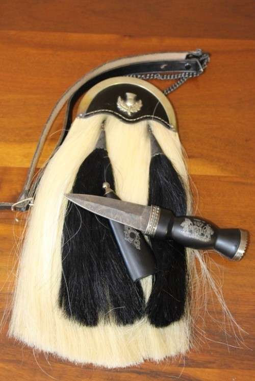 An awesome collectible Scottish Sgian Dubh and horse hair sporran in great usable condition!!!