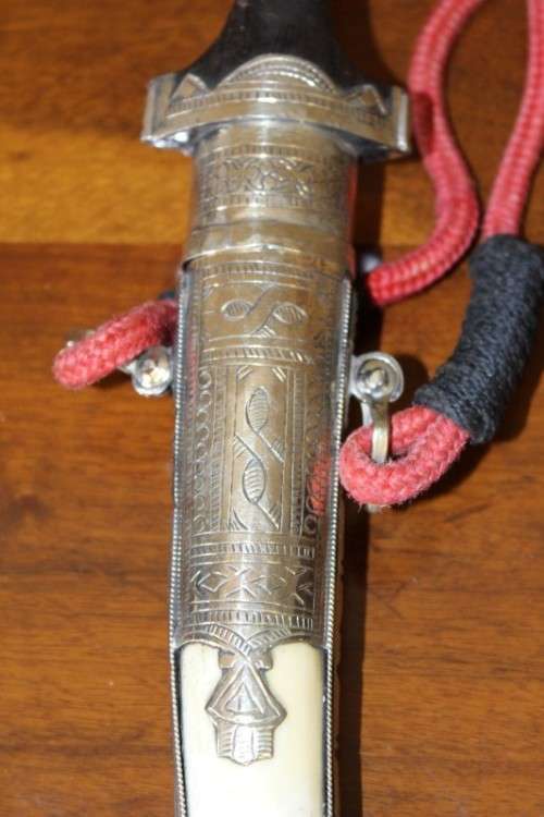 An amazing vintage ornamental replica dagger for display purposes only. Stunning!!!