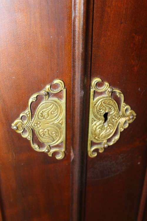 An exquisite vintage Imbuia ball & claw drinks cabinet w glass doors & double door bottom cupboard