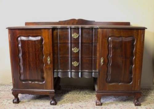 A fantastic vintage Imbuia ball & claw buffet/ side server w/ beautiful styled doors & three drawers