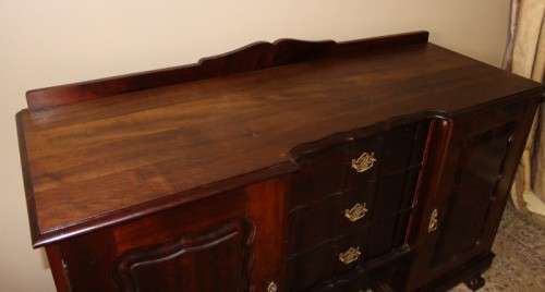 A fantastic vintage Imbuia ball & claw buffet/ side server w/ beautiful styled doors & three drawers