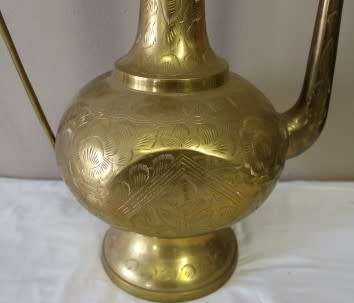 A beautiful large vintage solid brass Aftaba with ornate hand chased detailing. Fabulous!!!!