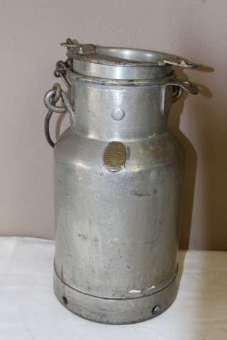 A pair of vintage metal cream/ milk canisters (2 gallon/5ltr) with loads of charm & character.