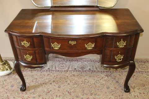 A gorgeous vintage solid Imbuia ball & claw dressing table w 5 drawers, large mirror & brass handles