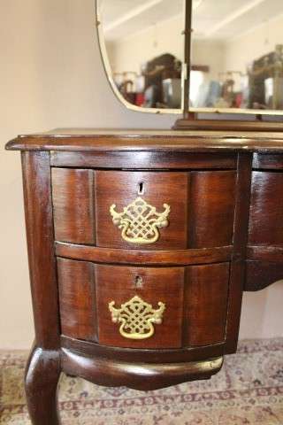 A gorgeous vintage solid Imbuia ball & claw dressing table w 5 drawers, large mirror & brass handles