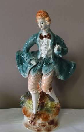A magnificent large pair of Victorian figurines of a lady and man, exquisite display pieces!!!
