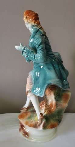 A magnificent large pair of Victorian figurines of a lady and man, exquisite display pieces!!!