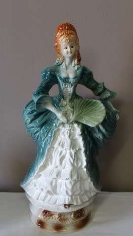 A magnificent large pair of Victorian figurines of a lady and man, exquisite display pieces!!!