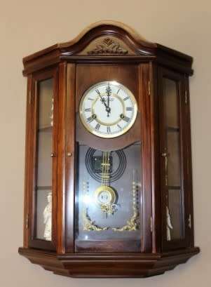 A fabulous vintage Dullstroom clock shop wind up pendulum gong clock. Beautiful side cabinets!!!!