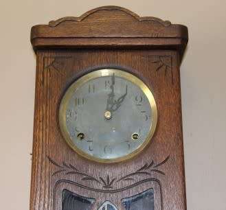 A fabulous vintage Oak wall hanging wind up pendulum gong clock. Stunning in all rooms!!!