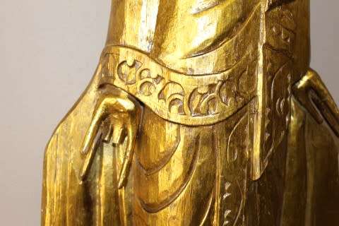 A magnificent pair of gold resin mold Thai temple statues. Amazing display pieces in all rooms! WOW!