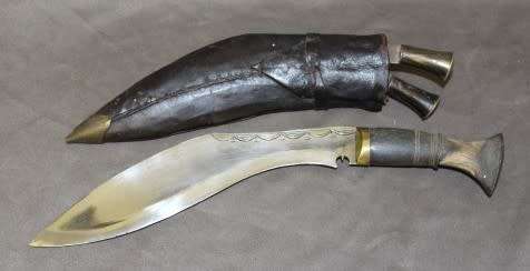 An amazing (37cm) antique authentic Nepalese Ghurkha Kukri machete with a sheath. Awesome!!!