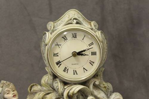 A beautiful vintage "Angelica collection" Quartz battery operated mantel clock.  Lifespace Sale
