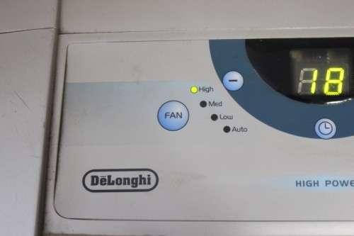 A fantastic De Longhi Pinguino PAC C110 portable air conditioner in full working order.