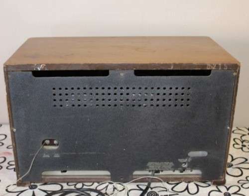 An awesome vintage American made for The Gramophone co valve radio in perfect working order