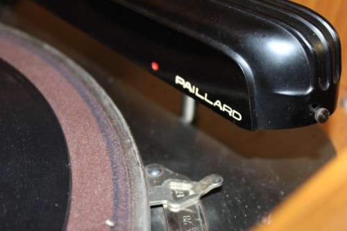A stunning vintage Rand Radio Paillard table top radiogram in working order. Awesome!!!!