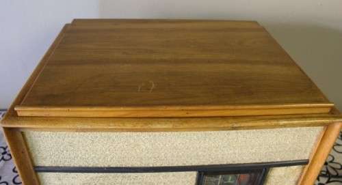 A stunning vintage Rand Radio Paillard table top radiogram in working order. Awesome!!!!