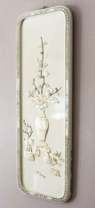 A beautiful vintage Japanese themed picture of a vase with flowers. Stunning in all rooms!