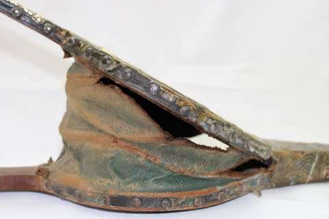 A lovely vintage fire bellow, made of brass. Perfect for display. Lifespace Sale