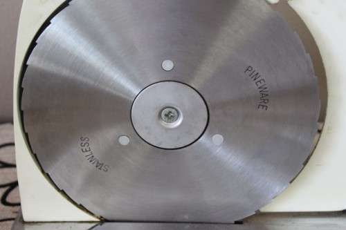 An awesome vintage Pineware bread/cold meat slicer. Stunning in all kitchens!!