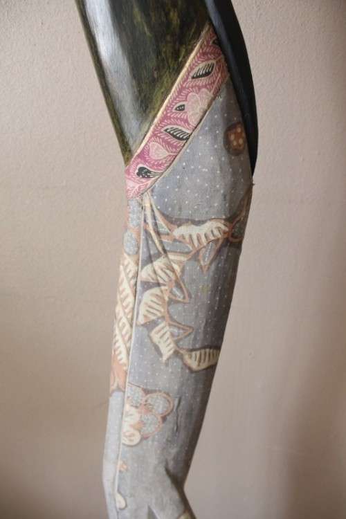 A stunning tall (198cm) floor standing traditional hand carved African lady. Lifespace Sale