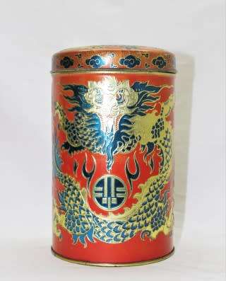 A very attractive vintage Chinese authentic red dragon tea tin. Lifespace Sale