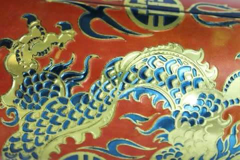 A very attractive vintage Chinese authentic red dragon tea tin. Lifespace Sale