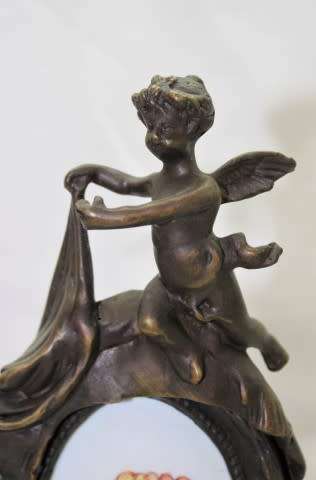 A beautiful Victorian bronze revival "cherub" boudoir mantle clock exquisite detail! -Lifespace Sale