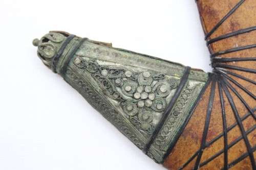 An amazing (34cm) antique authentic Middle Eastern Yemeni Jimbaya dagger with a sheath. Awesome!!!