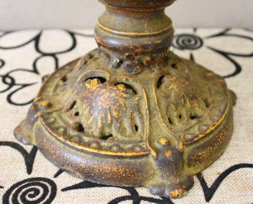 A beautiful large vintage decorative vase with lovely dried flowers.