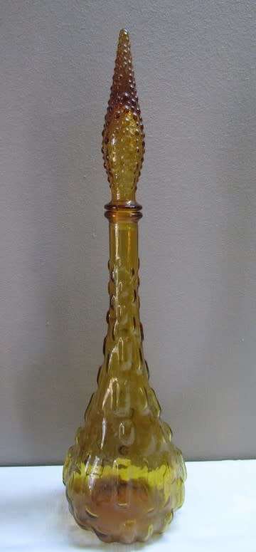 A fabulous set of two Amber retro Genie bottles/decanters!! Lovely on a summer table.