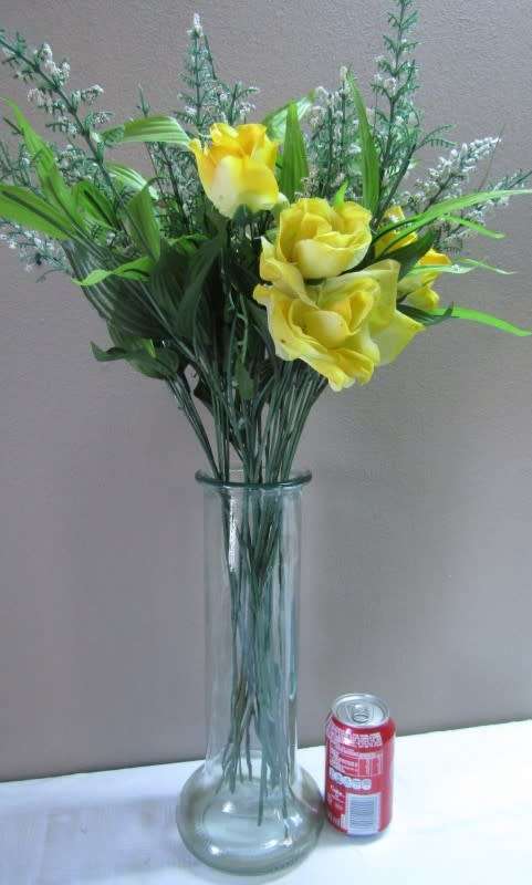 A fantastic, eye catching hand made in Spain from recycled glass "La Mediterranea" vase! Stunning!!