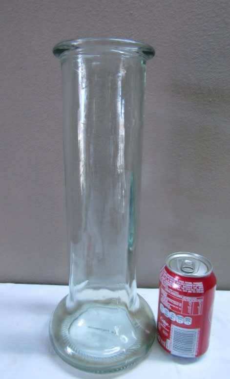 A fantastic, eye catching hand made in Spain from recycled glass "La Mediterranea" vase! Stunning!!