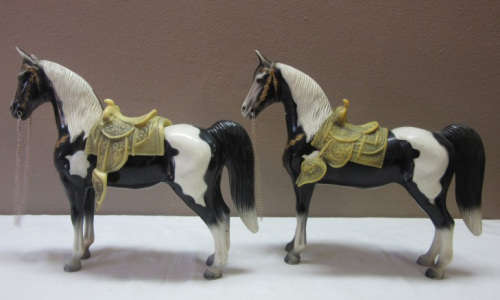 A lovely pair of plastic figurines of horses, fabulous on display.
