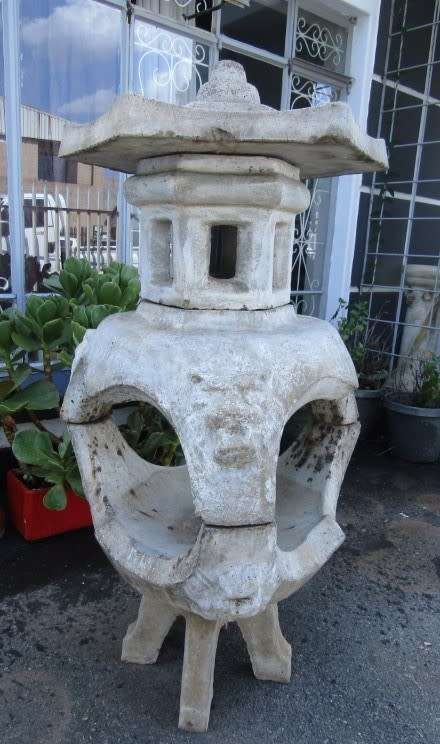 A amazing, large concrete Japanese Toro lantern. Stunning in a garden!!!