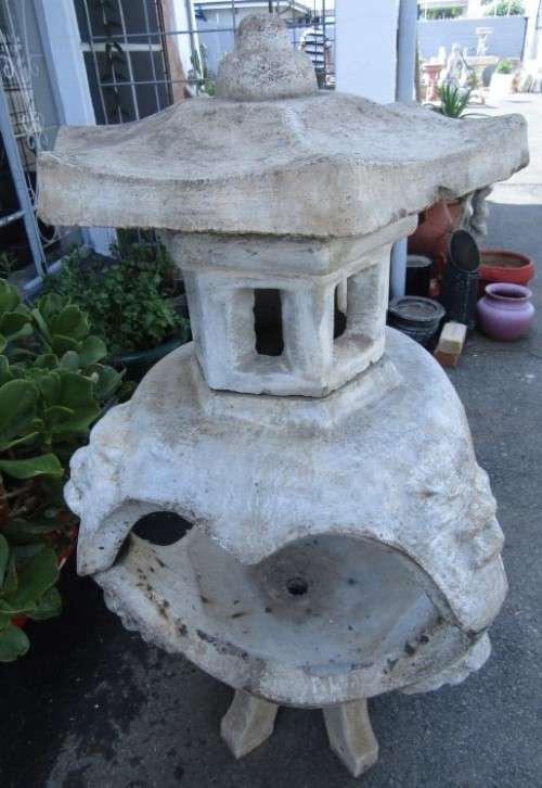 A amazing, large concrete Japanese Toro lantern. Stunning in a garden!!!