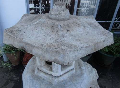 A amazing, large concrete Japanese Toro lantern. Stunning in a garden!!!